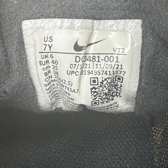 Nike~Boy’s~Waffle One (DC0481-001) Black Running Sneakers~Size 7Y - Picture 8 of 8